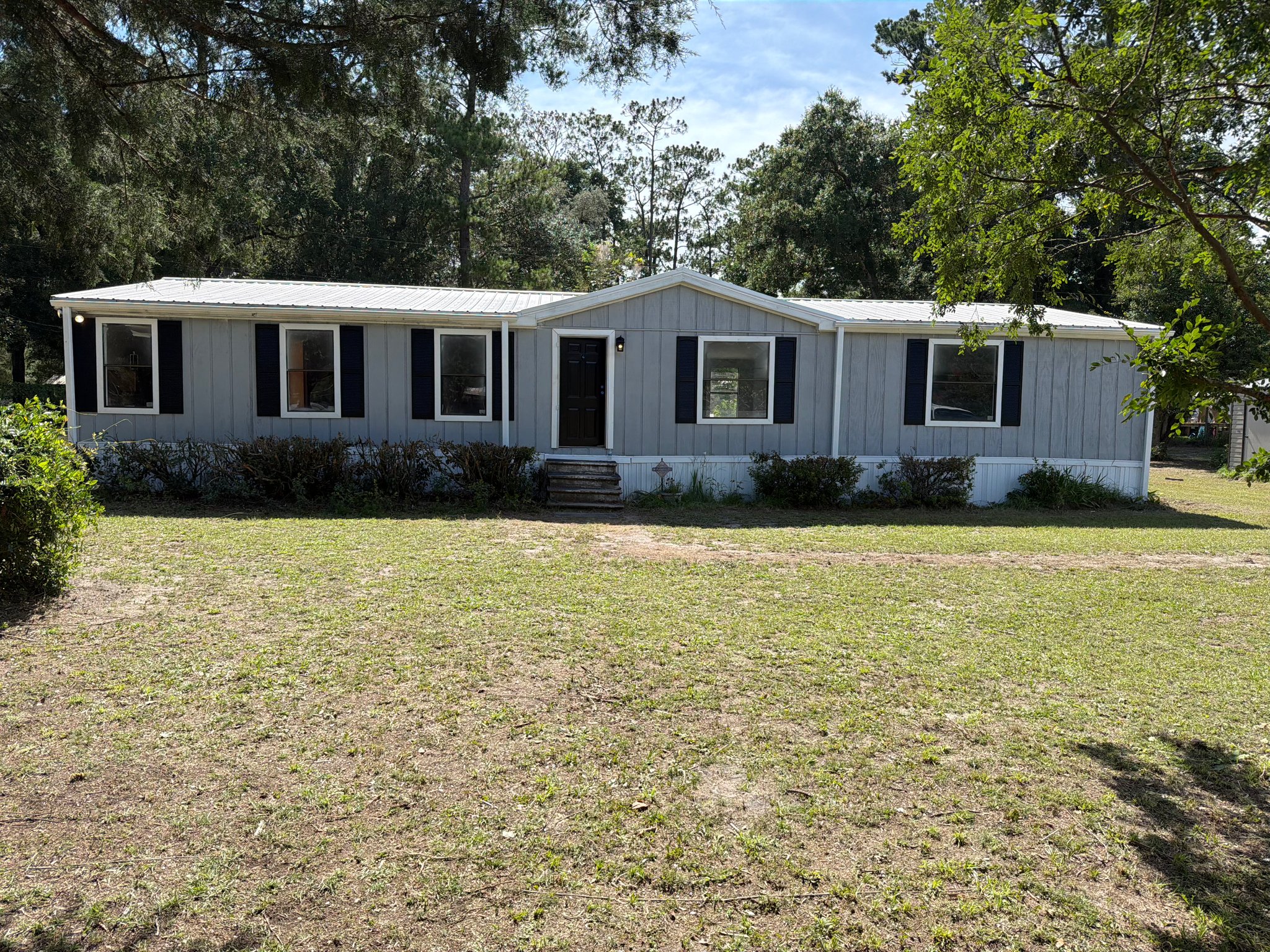 Lake City House: 220 SW Magical Ter