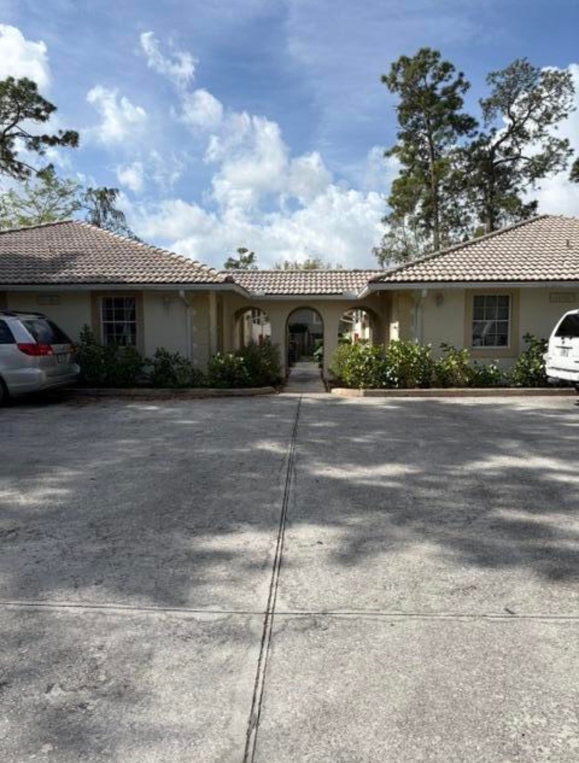 Wellington Apartment: 1046 Goldenrod Rd