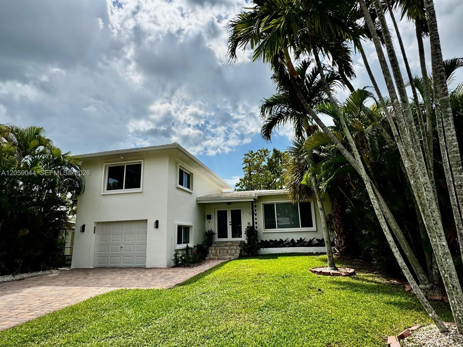 Miami House: 234 Washington Dr