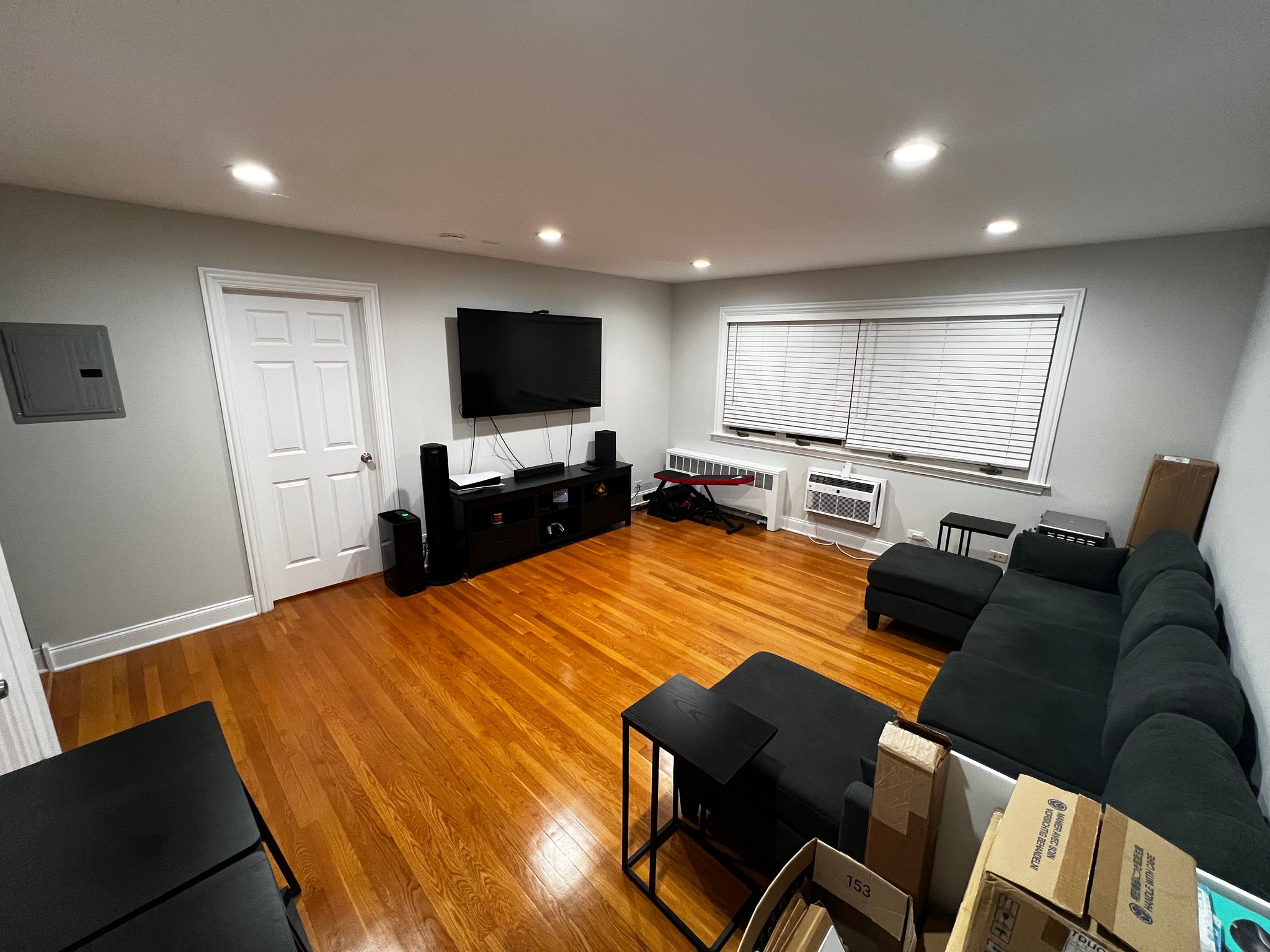 Chicago Apartment: 4891 N Ashland Ave
