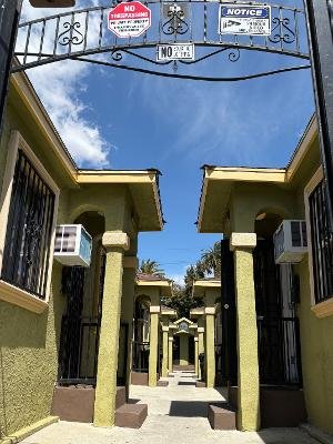 Los Angeles Apartment: 2253 1/4 W. 27th St.