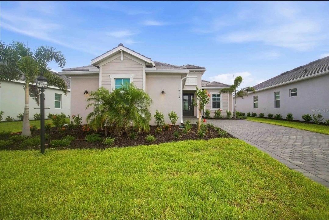 Bradenton House: 19115 Cherrystone Way