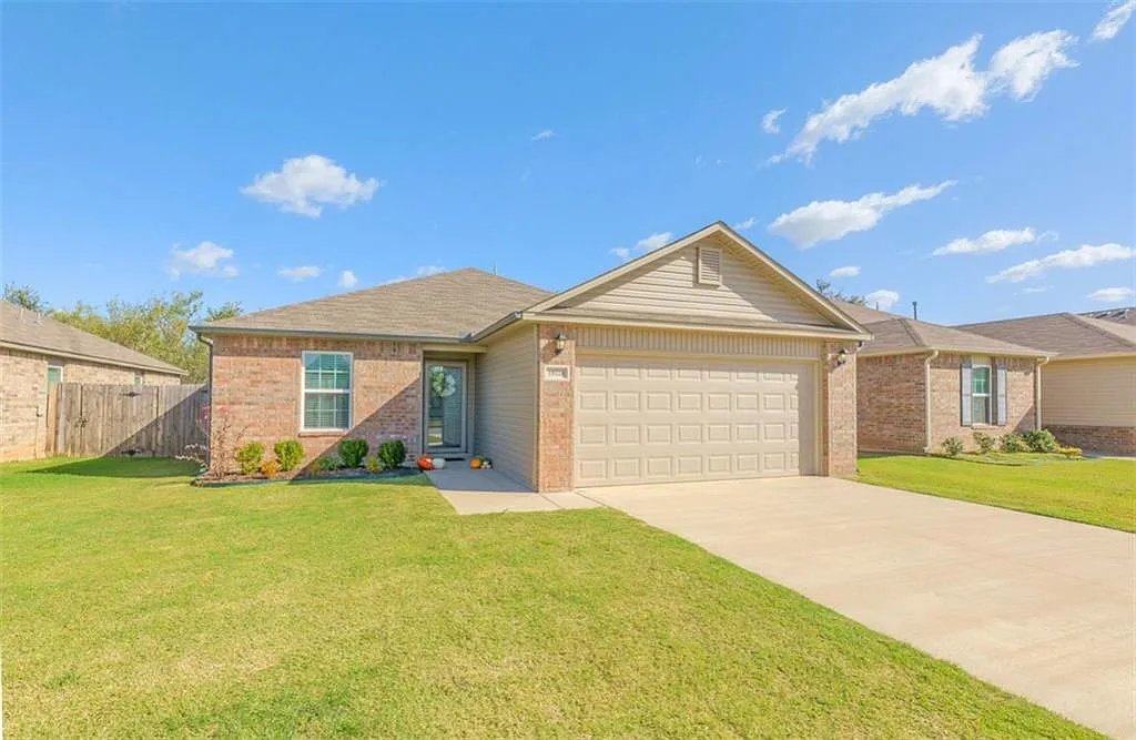 Village House: 10120 Sussex Pl