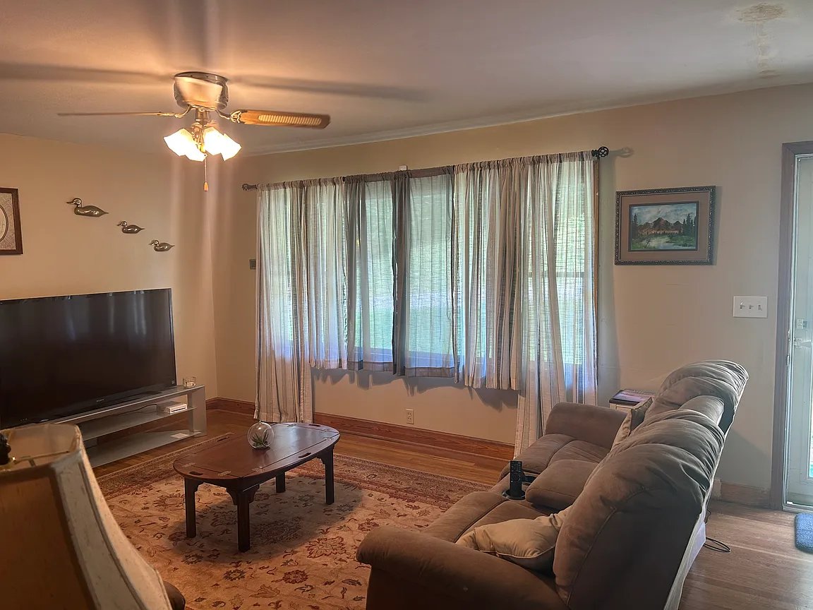 Guntersville House: 1509 Circle Dr
