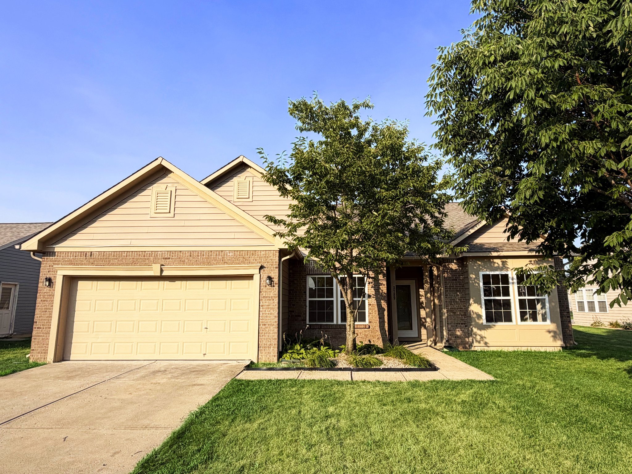 Whitestown House: 3789 Indigo Blue Blvd