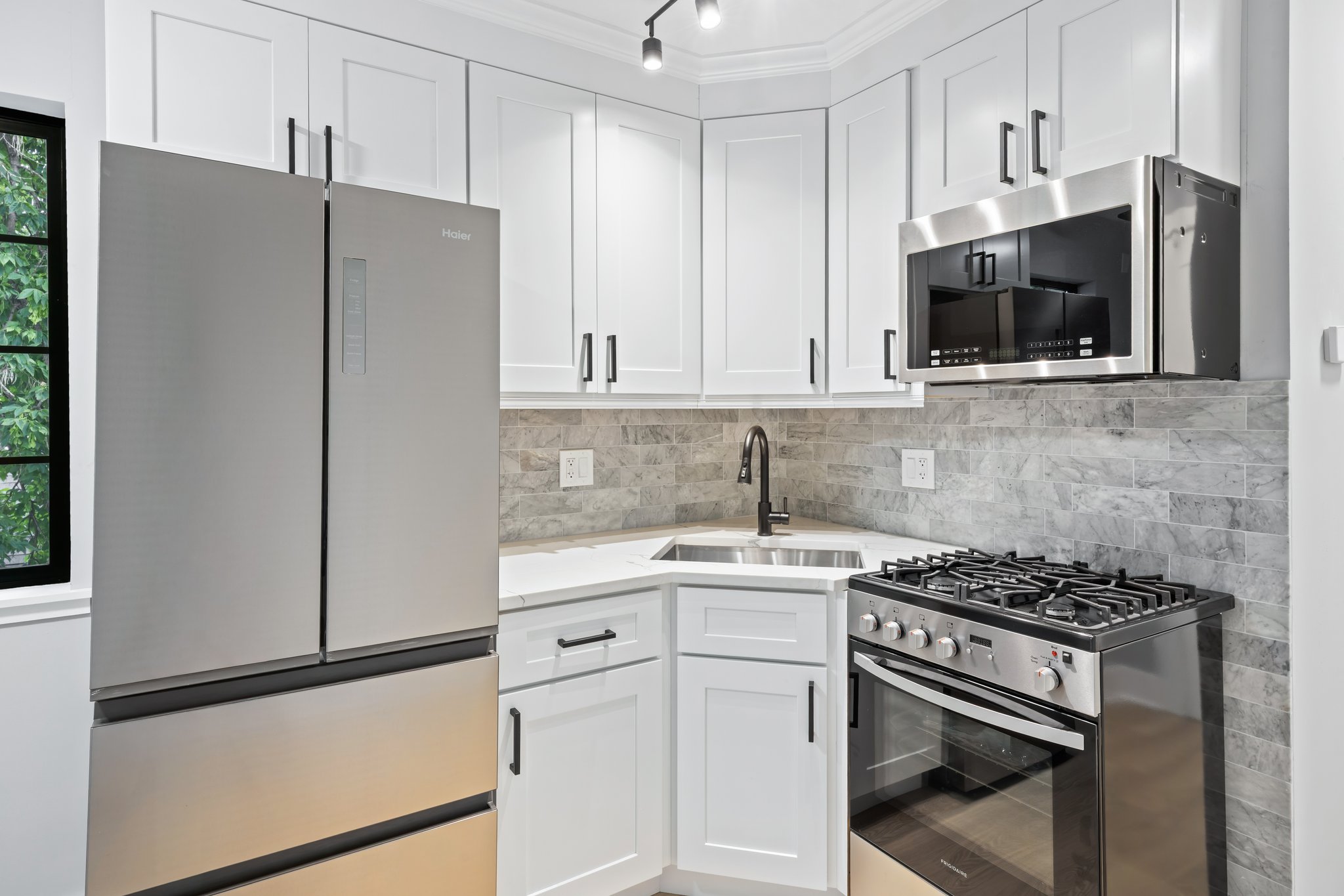 Forest Park Apartment: 1434 Circle Ave