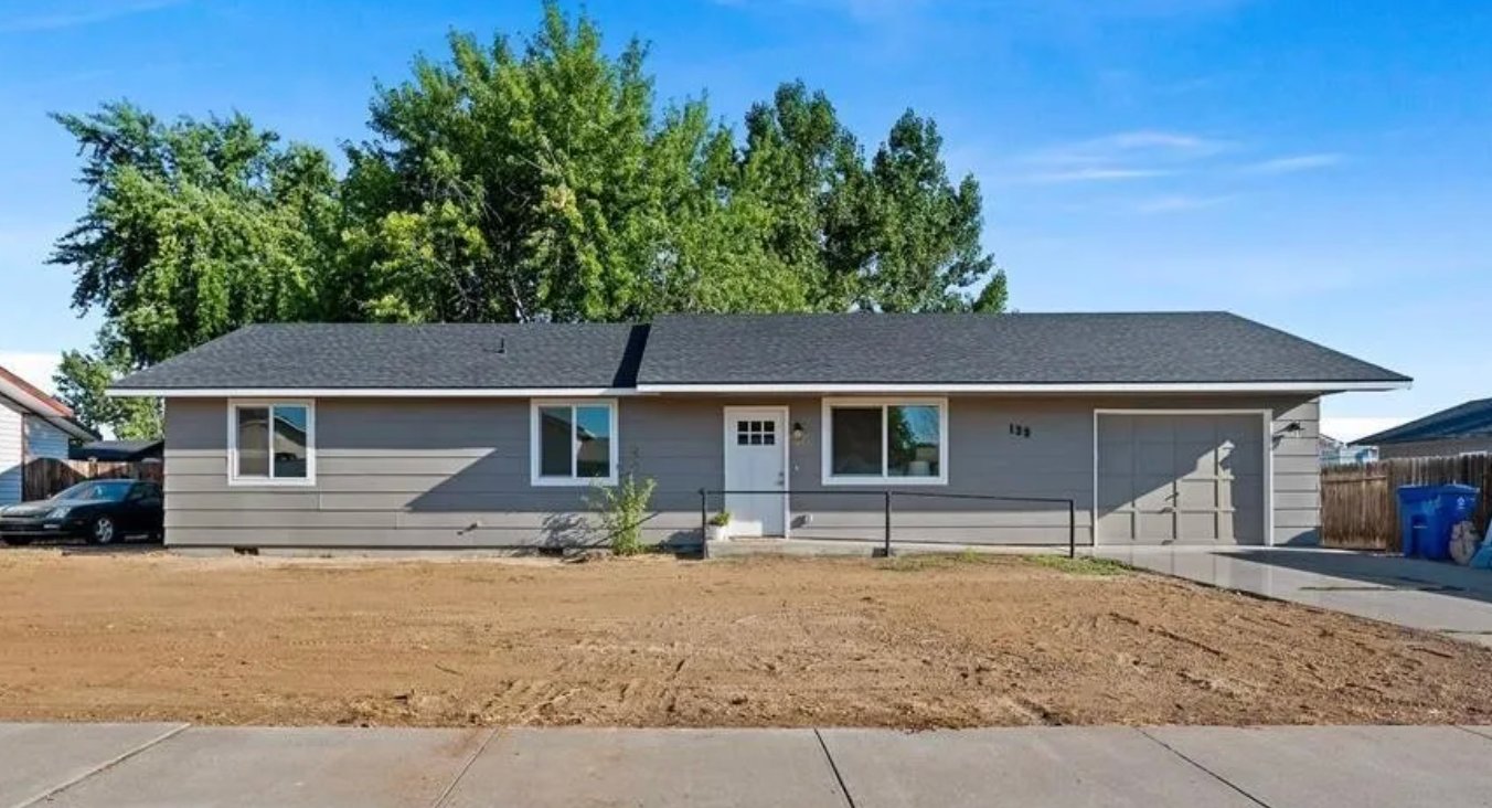 Mountain Home House: 139 Goodall St
