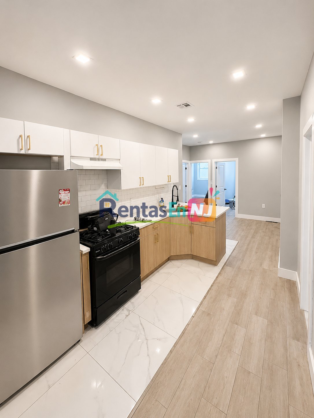 Elizabeth Condo: 235 2nd St