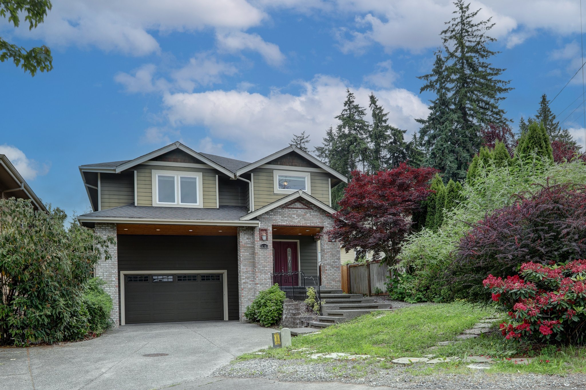 Kenmore House: 16308 Simonds Rd NE