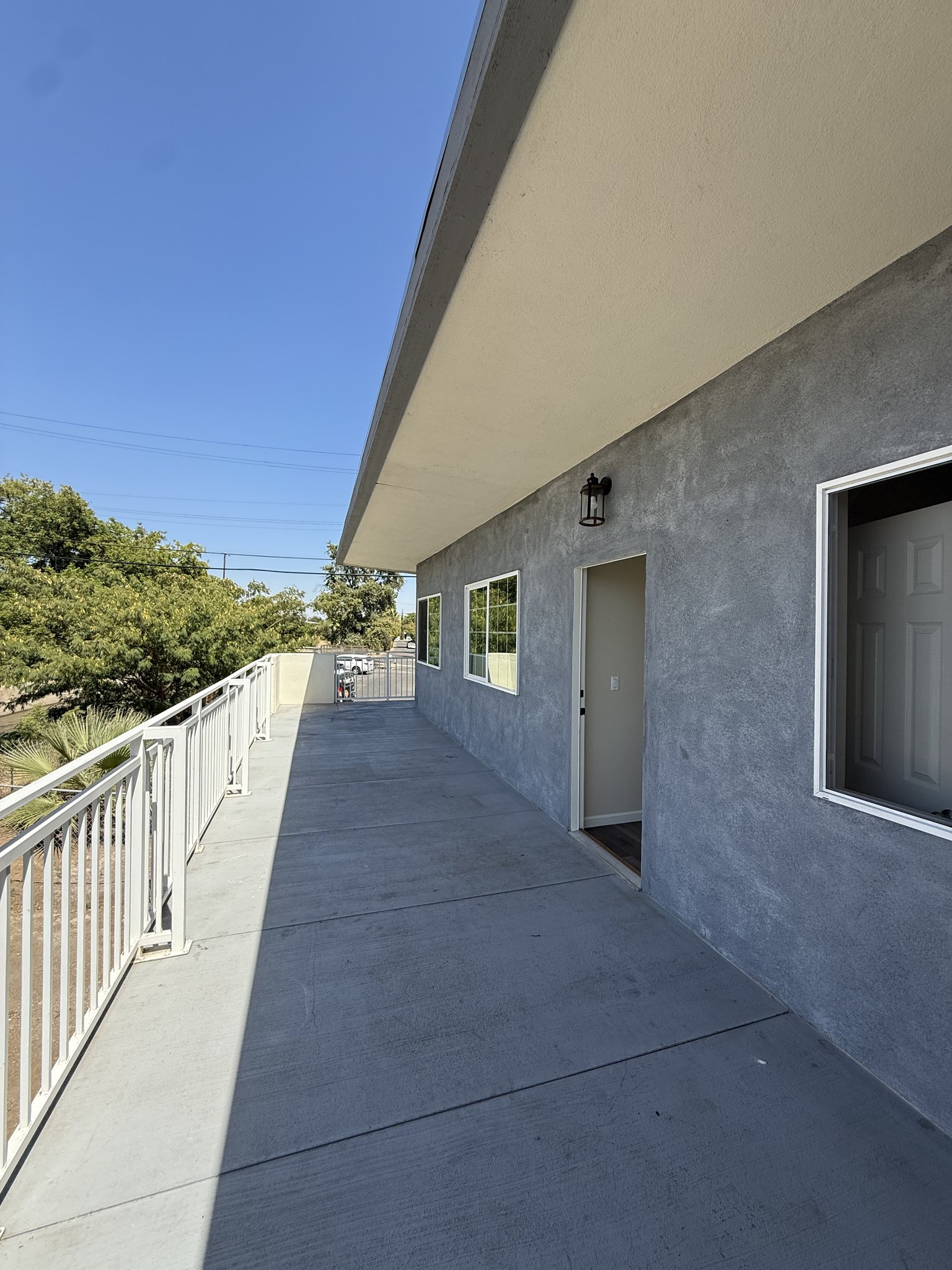 Fresno Apartment: 948 N Van Ness Ave