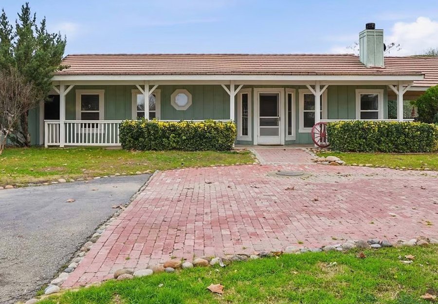 Bakersfield House: 7501 Uplands of the Kern