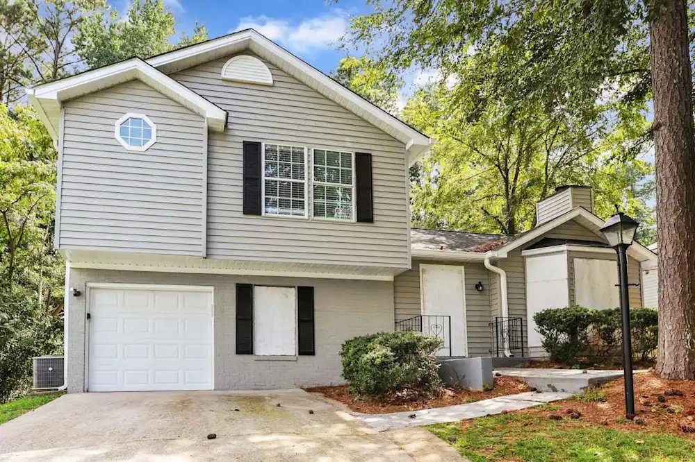 Atlanta House: 3728 Adamsville Dr Sw
