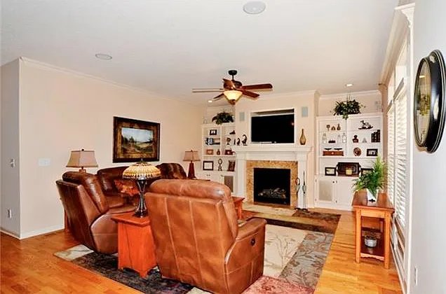 Lees Summit House: 901 SW Soldier Ct