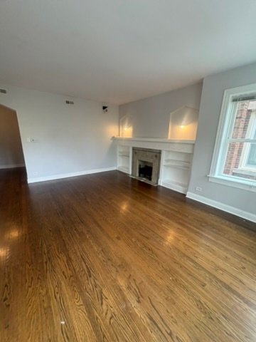 Chicago Condo: 8033 S Maryland