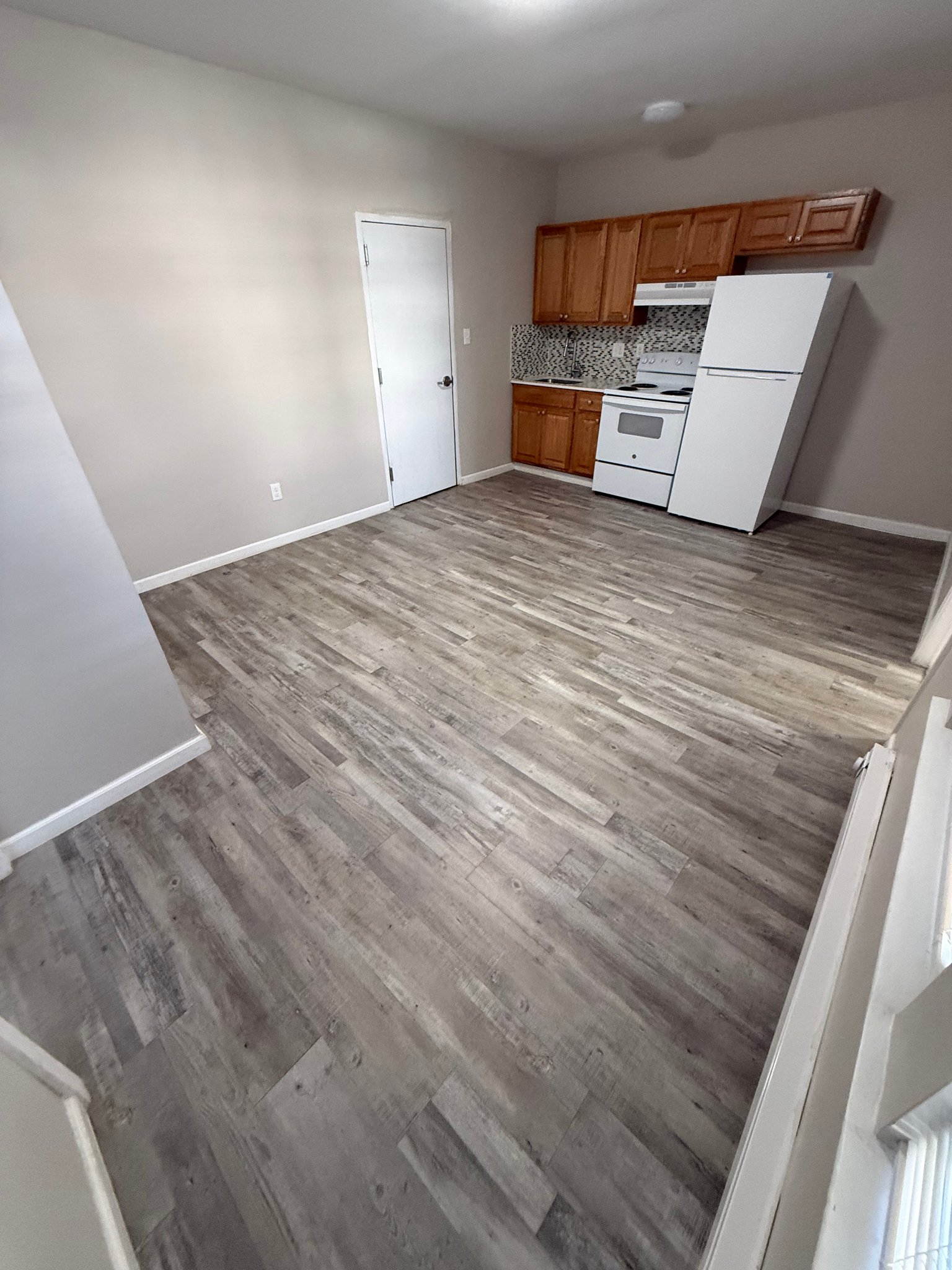 Hartford Apartment: 421 Washington St