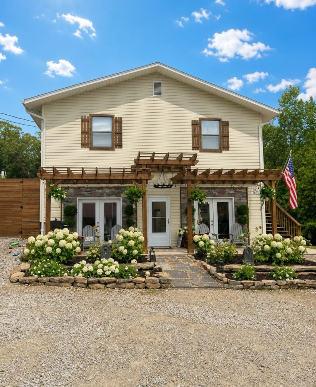 Reeds Spring Multiplex: 43 Wards Pl Apt 5