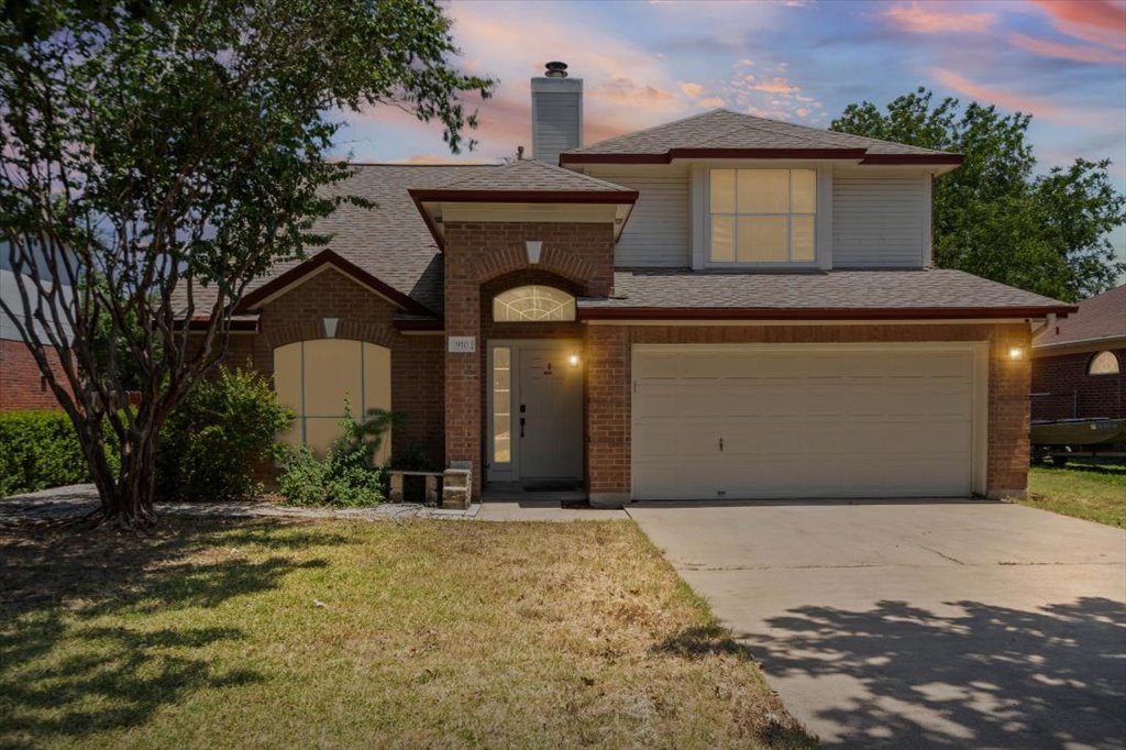 Austin House: 910 Markham Ln