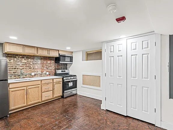 Philadelphia Apartment: 1224 Chancellor St, Philadelphia, PA 19107