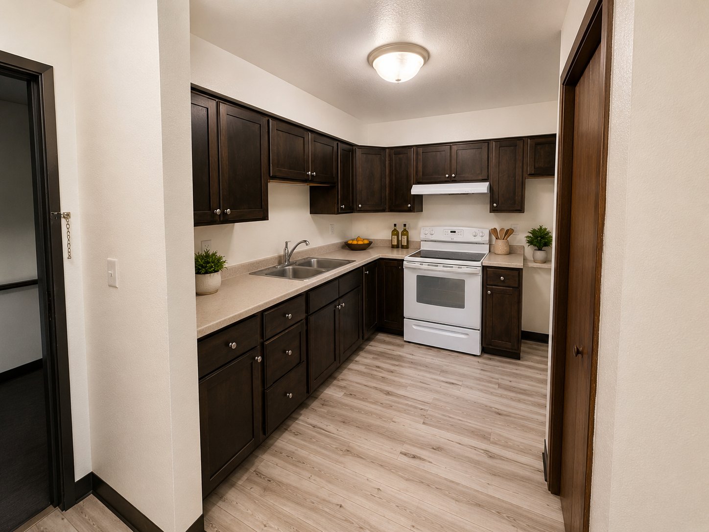 Francis Creek Apartment: 130 Cherry Ave