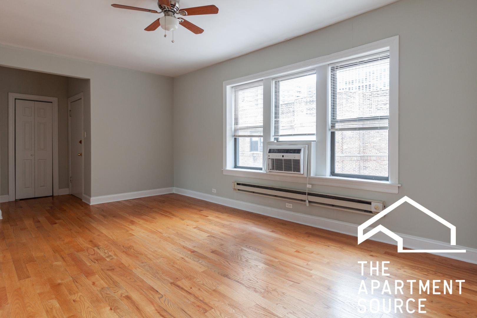 Chicago Condo: 3726 N Pine Grove