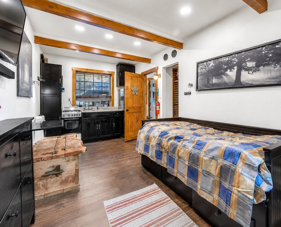 Mount Vernon House: 23253 WA-534
