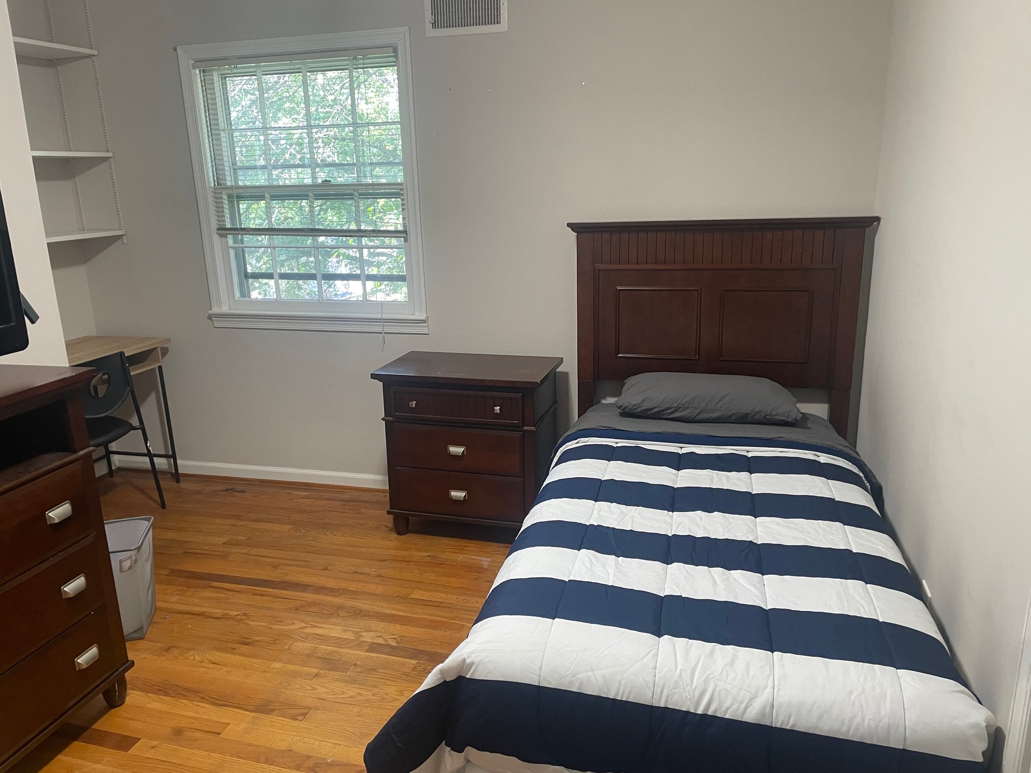 College Park House: 6205 quebec pl