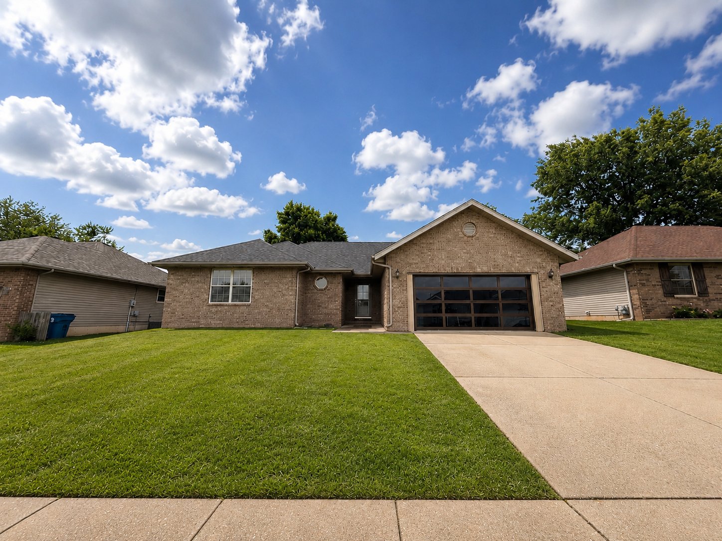 Nixa House: 991 Glen Oaks Drive