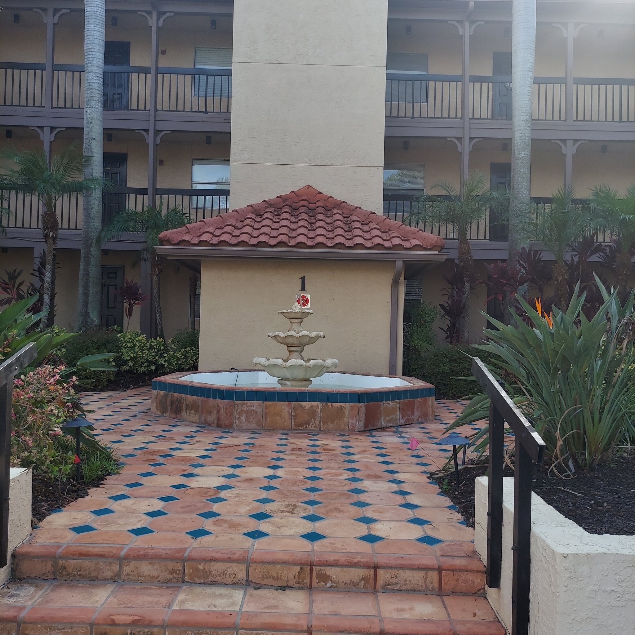 Clearwater Condo: 2400 Feather Sound Dr