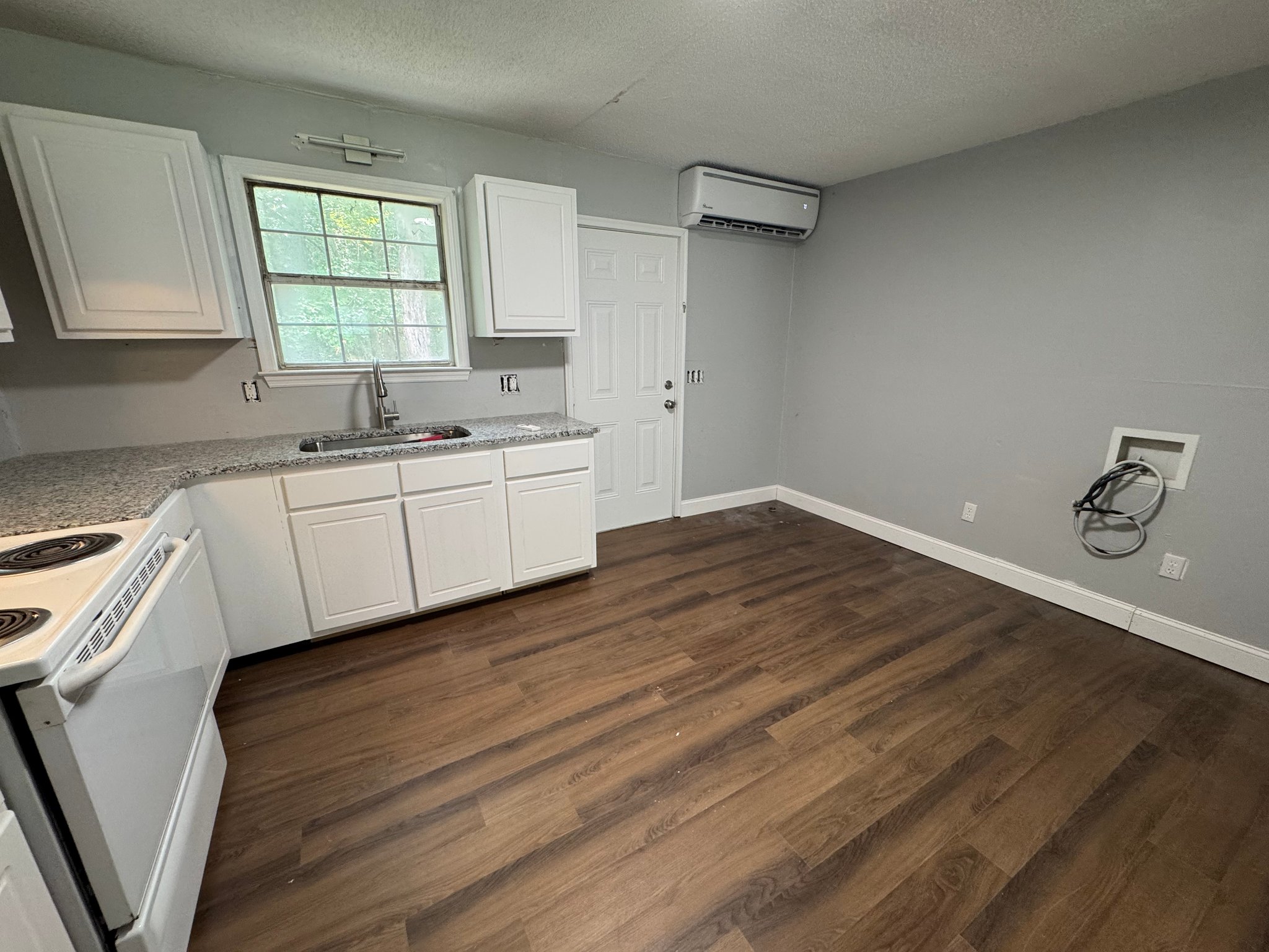 Hartsville Multiplex: 305 Bayview circle Hartsville
