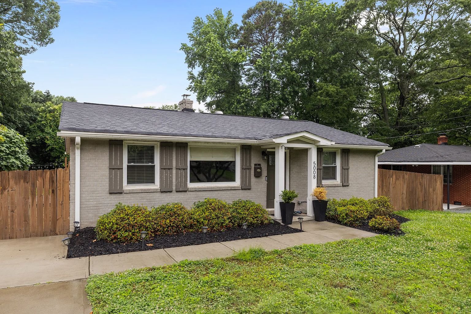 Charlotte House: 5008 Unaka Ave