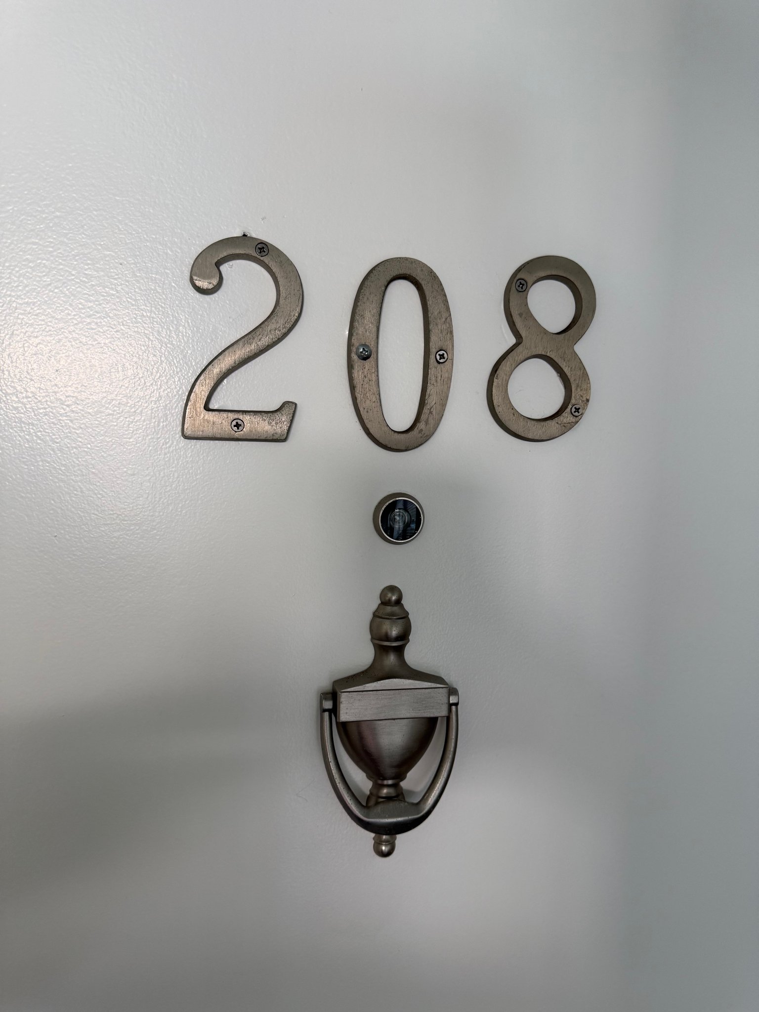Los Angeles Apartment: 310 S Sherbourne Dr