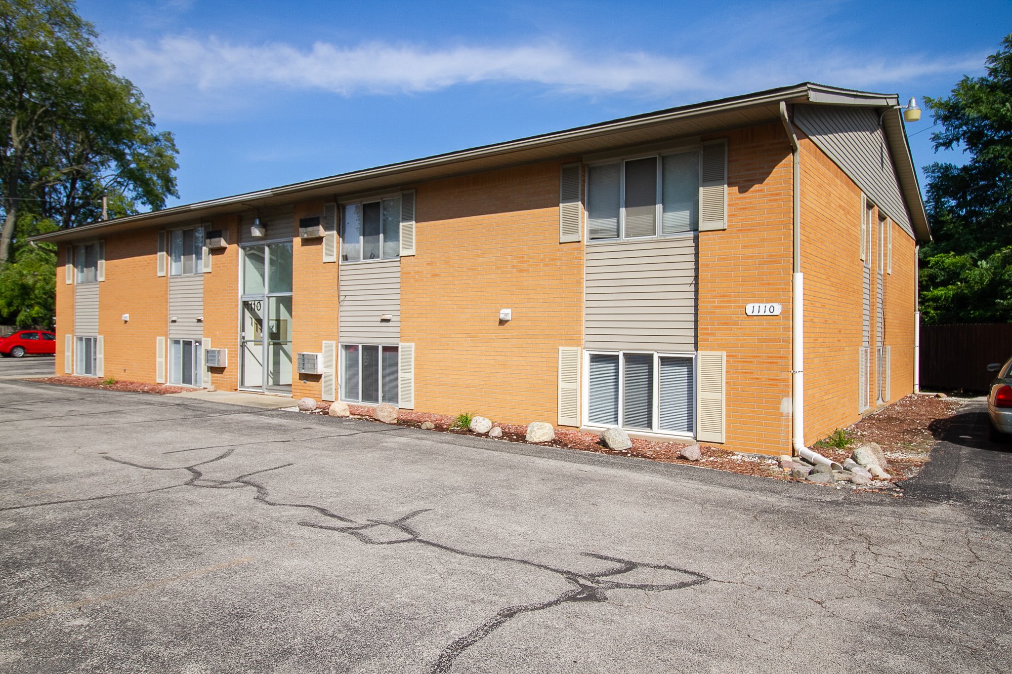 Rossford Apartment: 1110 Lewis Ave