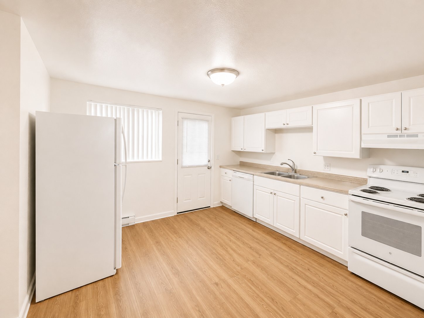 Lakewood Apartment: 8101-8195 W. 9th Ave
