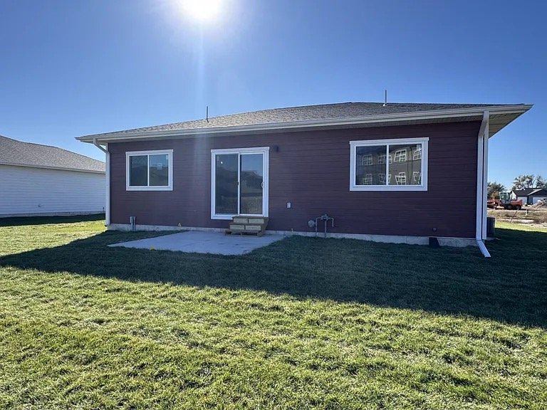 Aurora House: 19494 E Nassau Drive