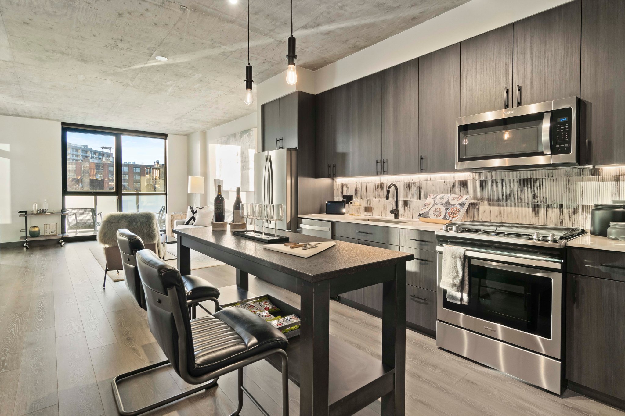 Chicago Condo: 173 n Ada