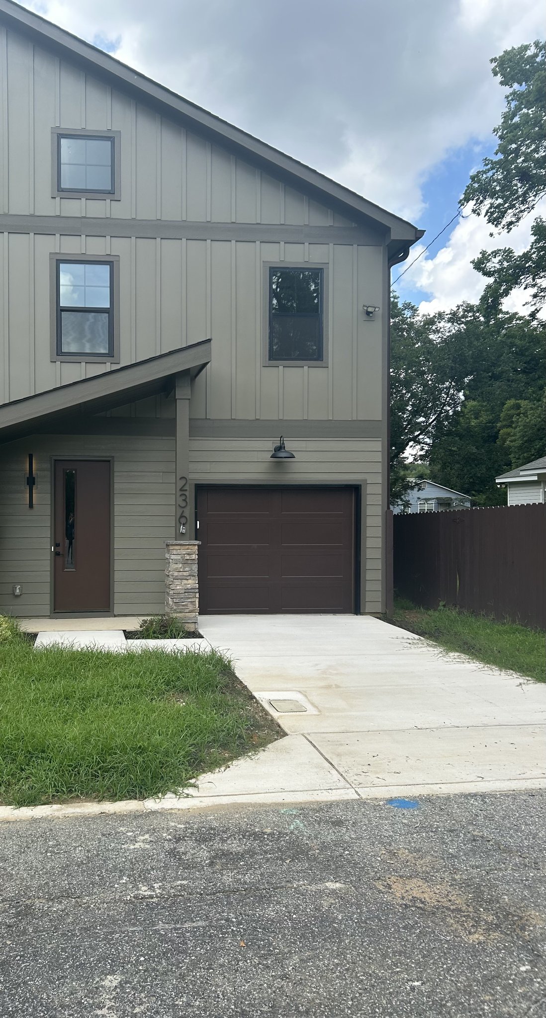 Charlotte Townhome: 244 Lander St