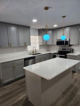 Gainesville House: 3725 NW 8th Ave