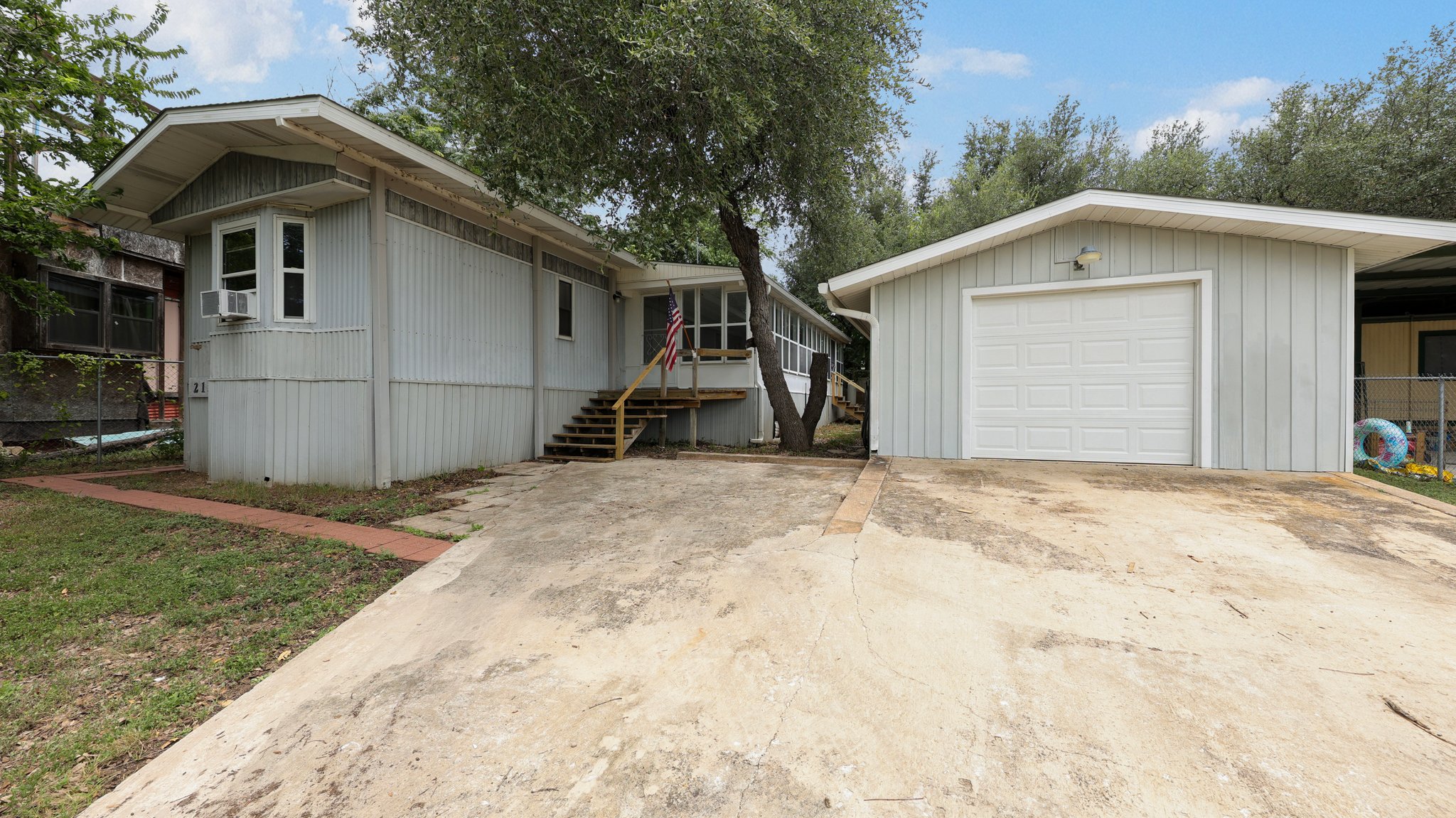 Canyon Lake House: 215 Spanish Oak Dr