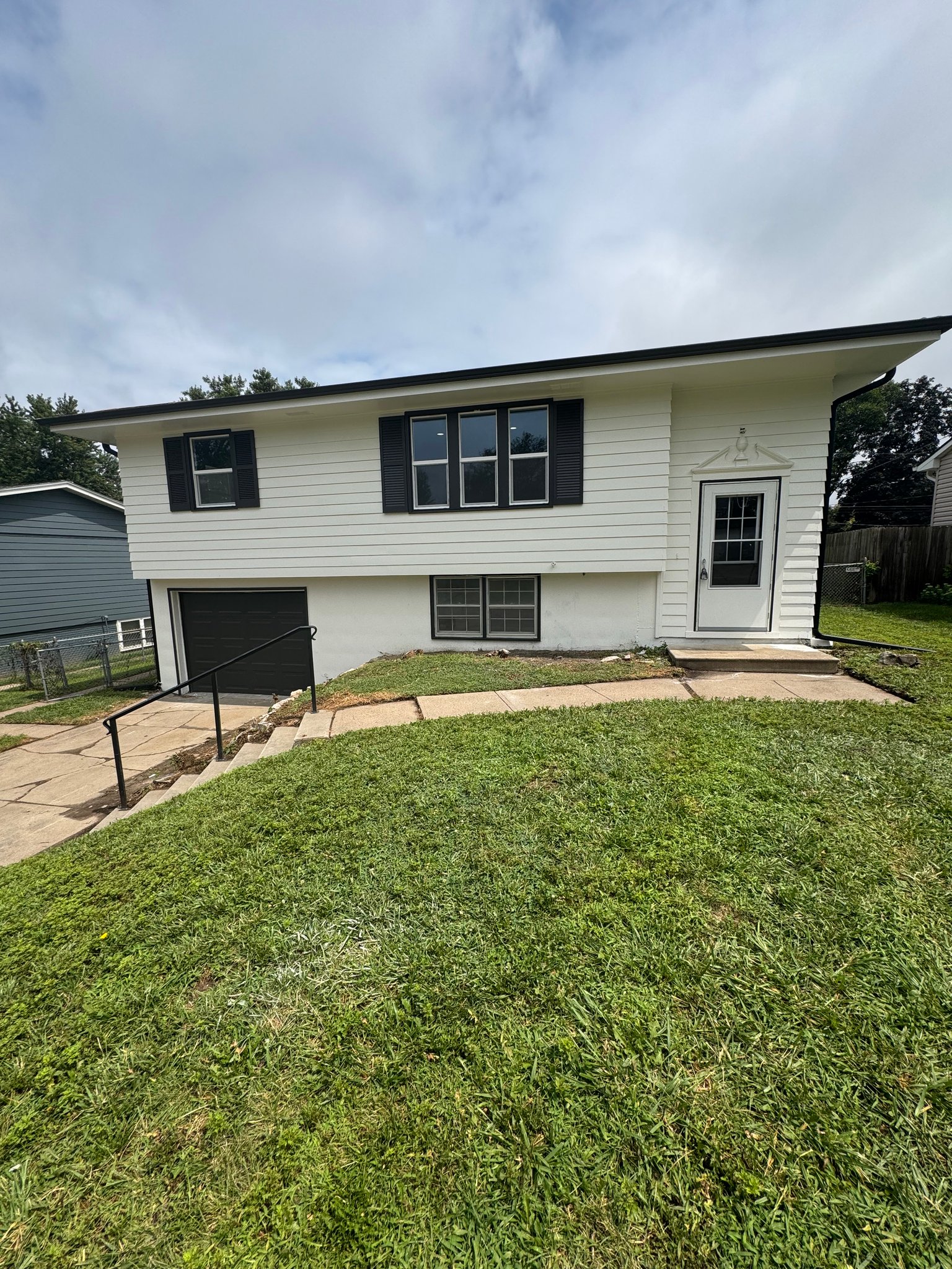 Omaha House: 3417 S 127th St
