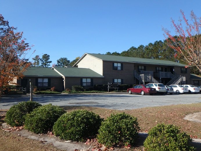 Greenville Apartment: 3200 Summer Place Dr.