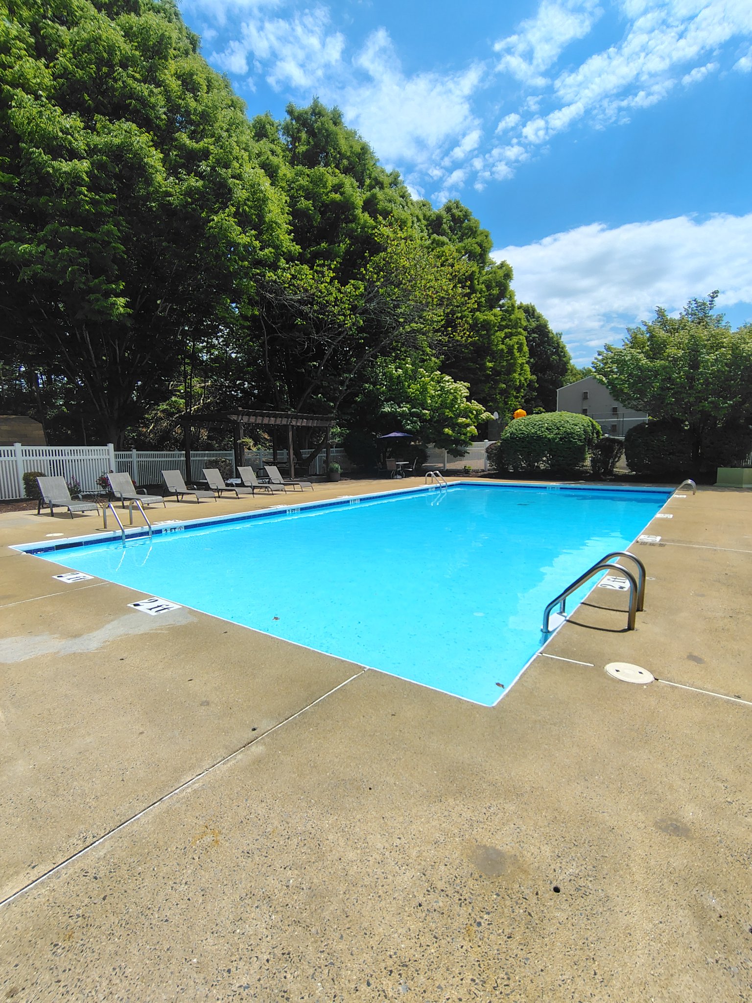 Lynchburg Apartment: 600 Reusens Rd