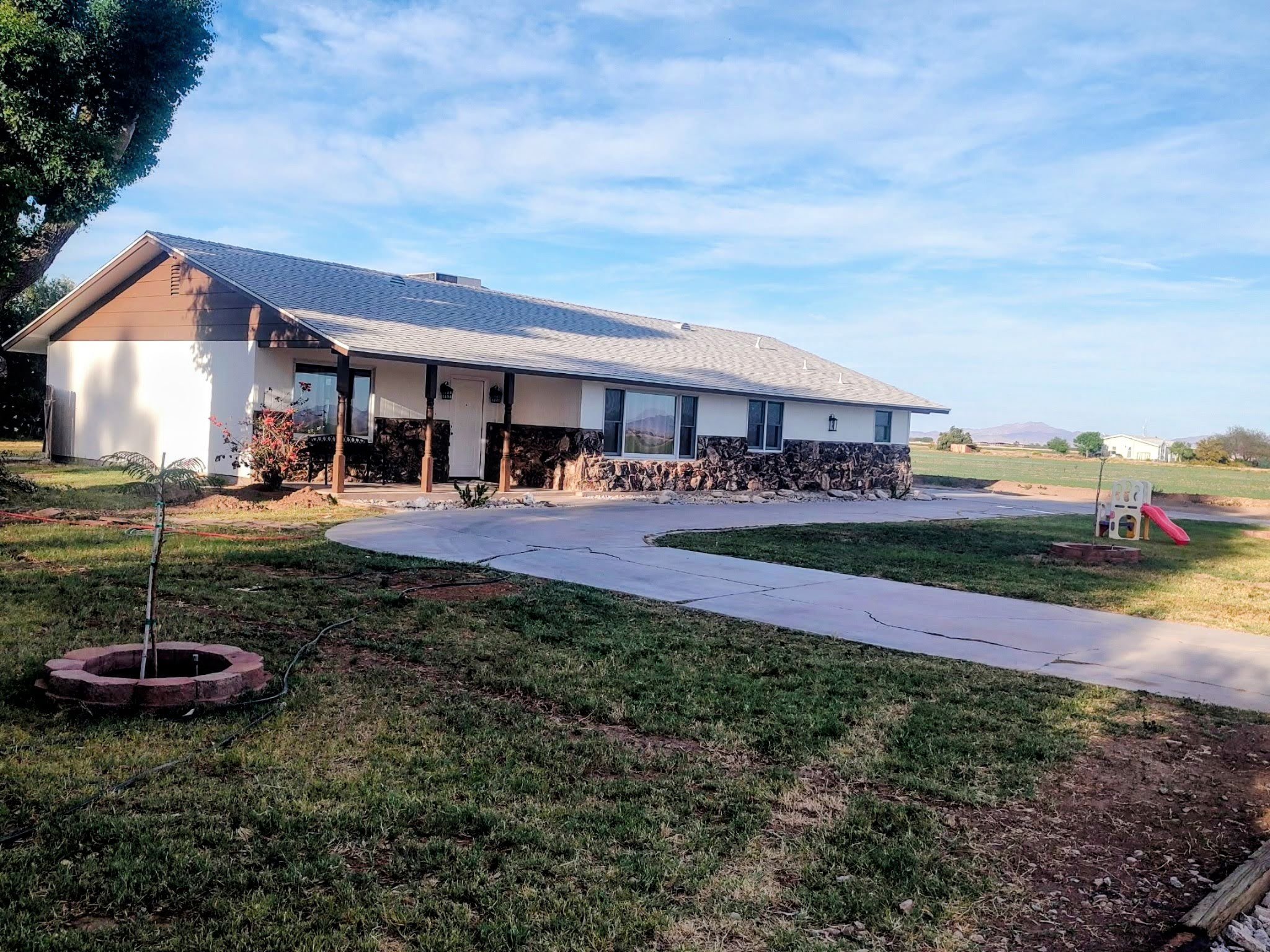 Blythe House: 11960 18th Ave