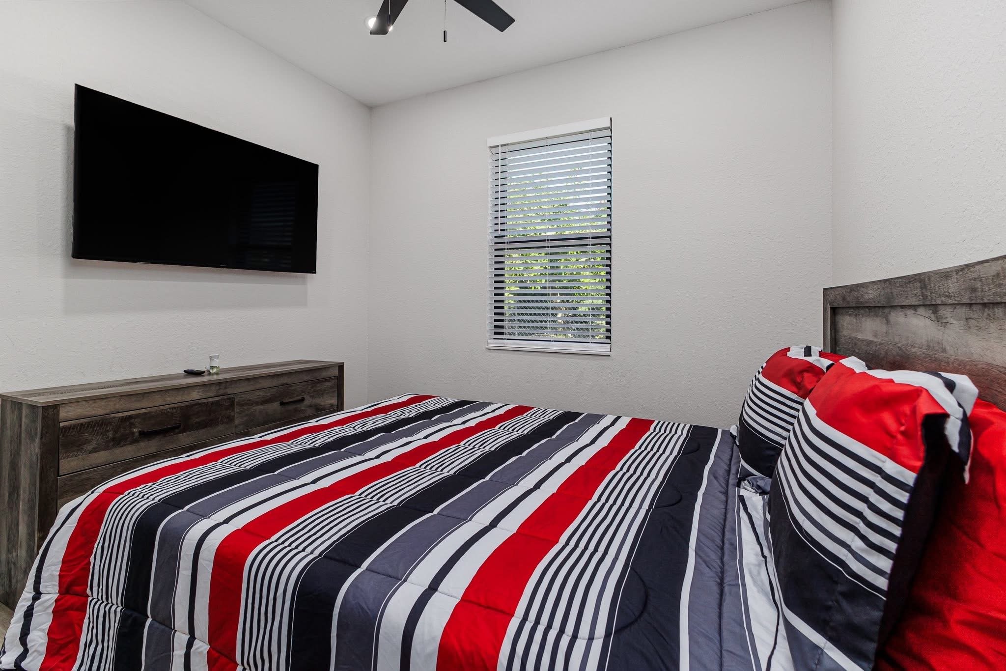 Bartow Apartment: 550 Battle Ave