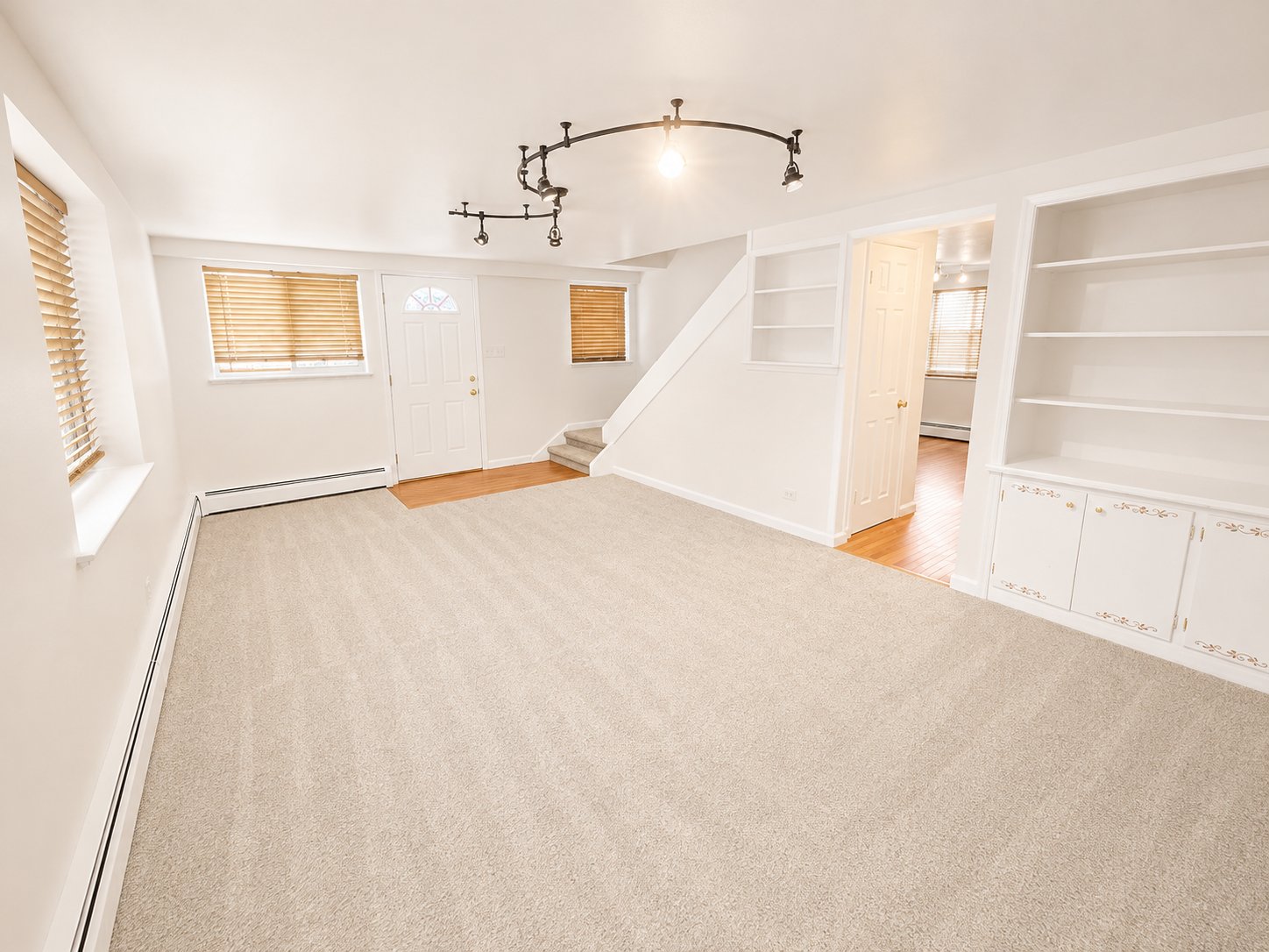 Lakewood Apartment: 1375 Everett Court