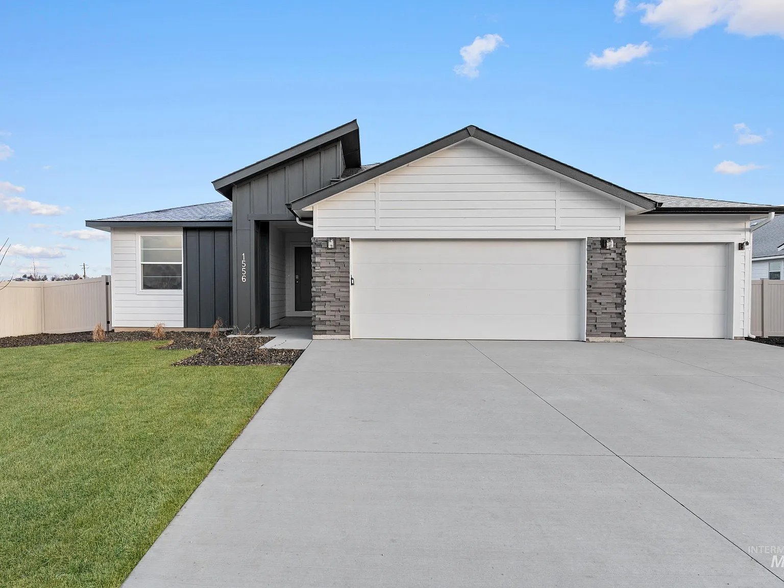 Meridian House: 4335 E Woodmurra Street