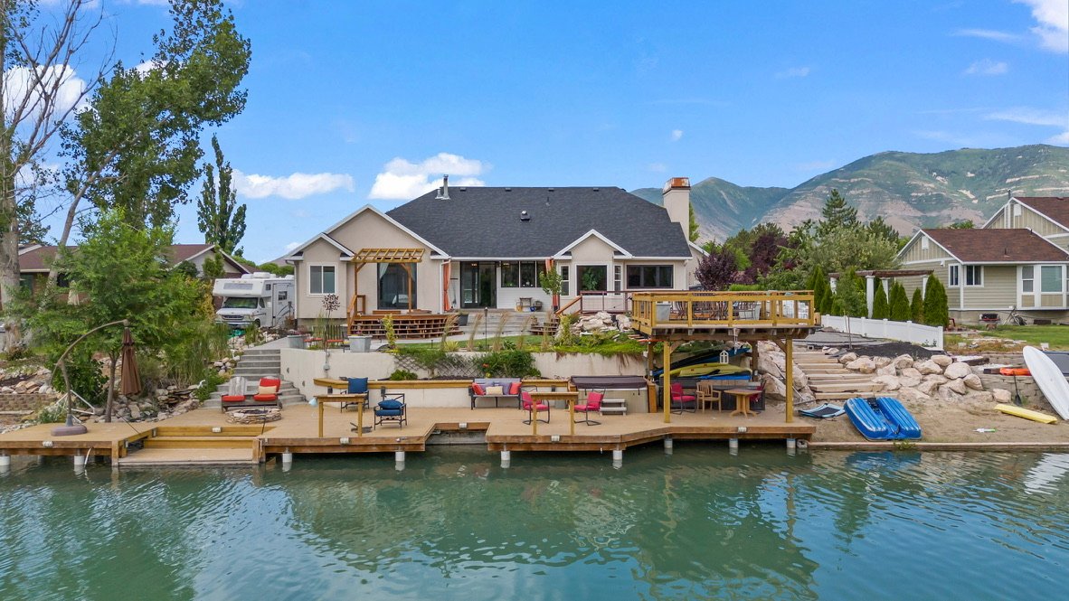 Stansbury Park House: 18 Lakeview