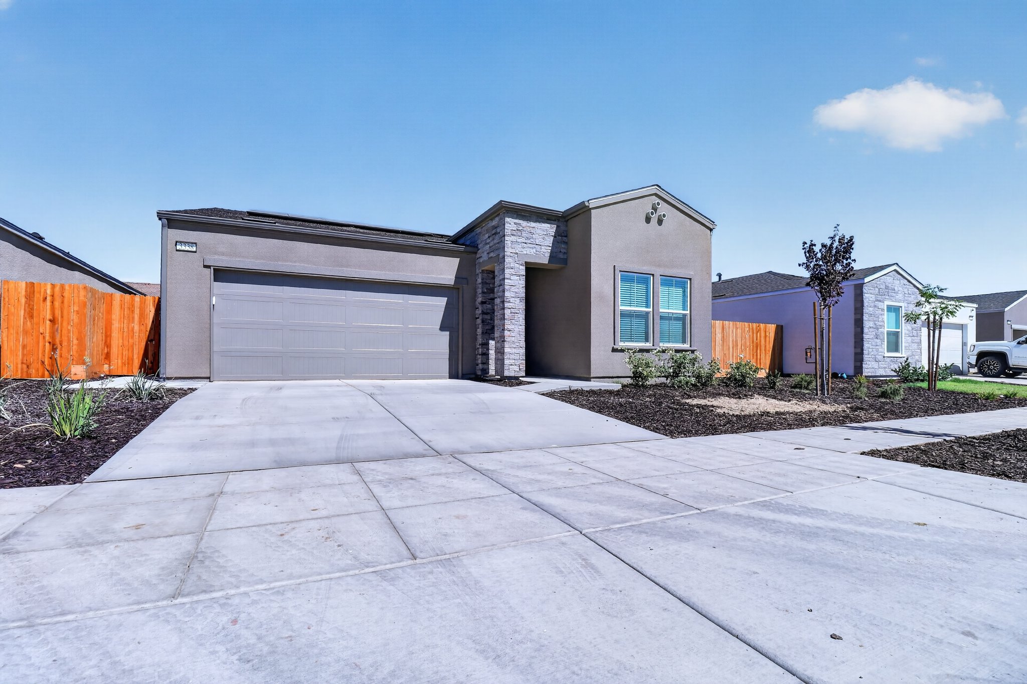 Fresno House: 3338 N Contessa Ave