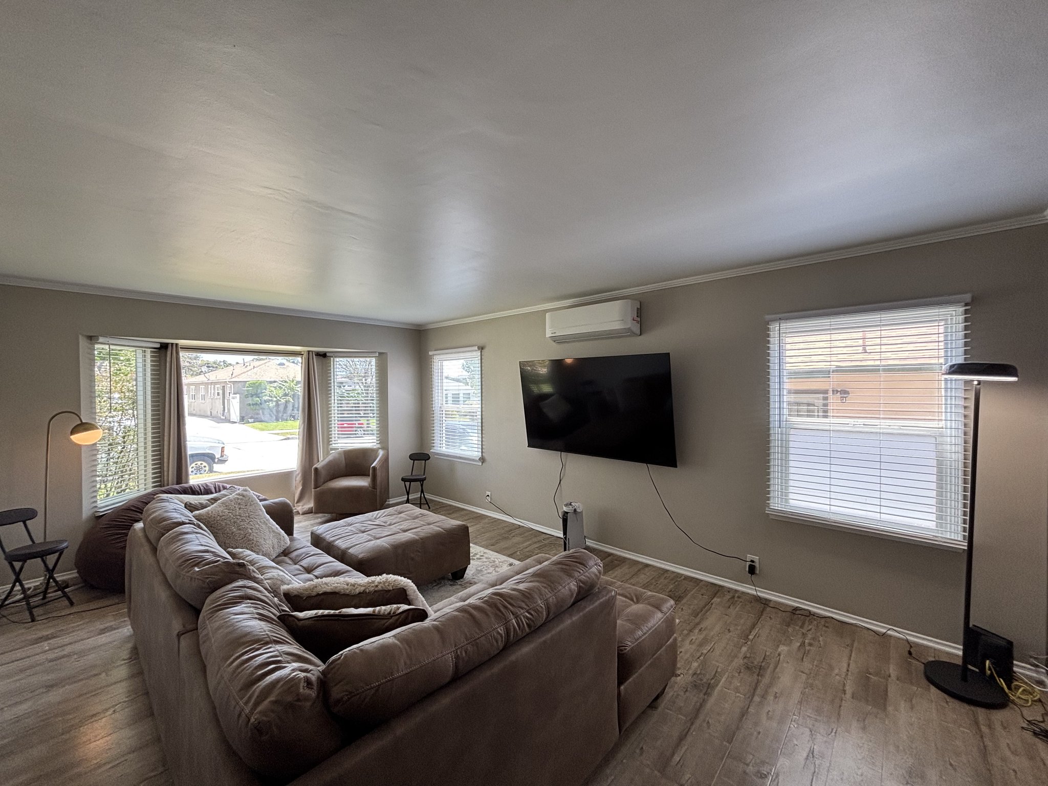 Los Angeles Townhome: 6113 S Fairfax Ave