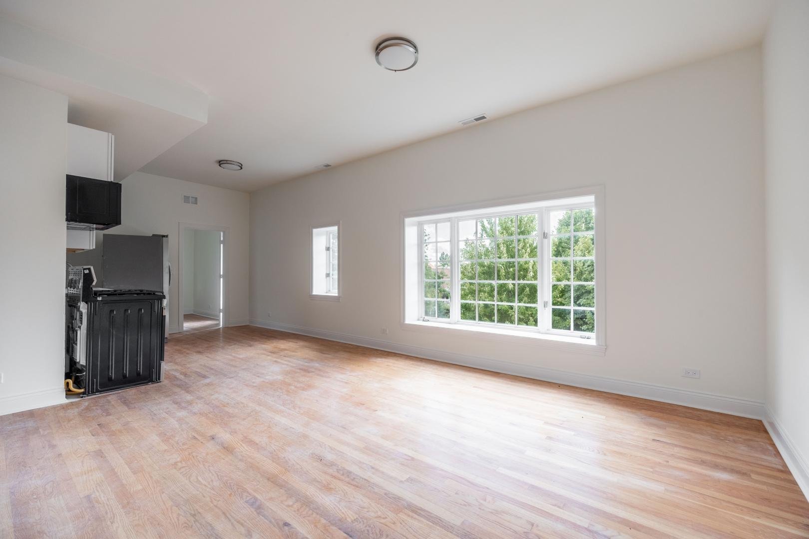Chicago Condo: 3109 N Harding