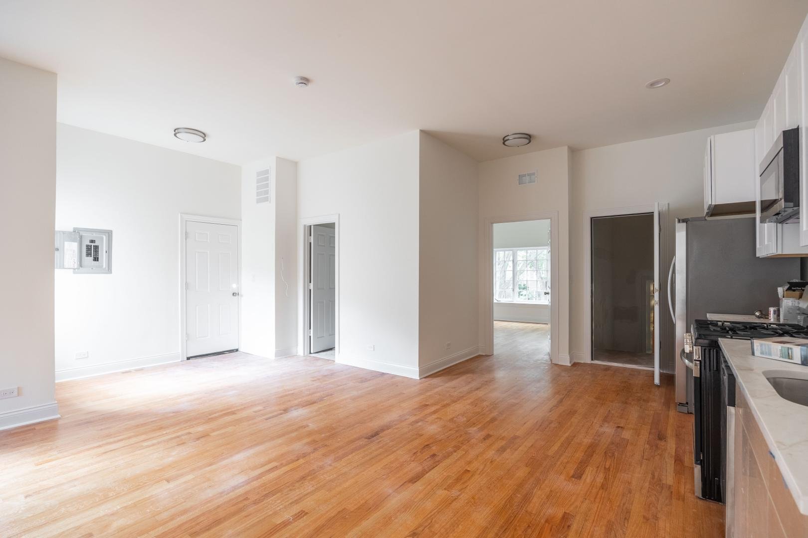 Chicago Condo: 3109 N Harding